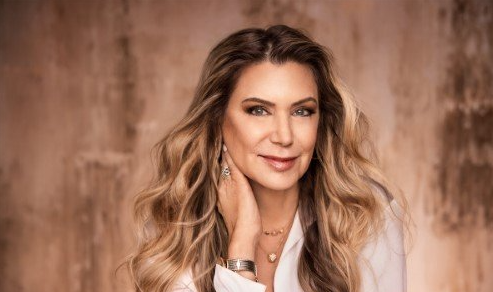 Lindsay Adler – Learn+ Episode 22 – Everyday People – February 2023
